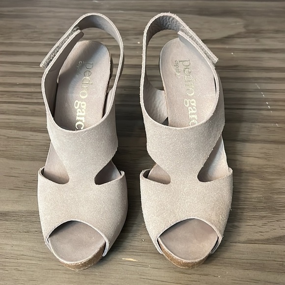 PEDRO GARCIA GRAY SUEDE HEELS 38= 8 US - Picture 1 of 17